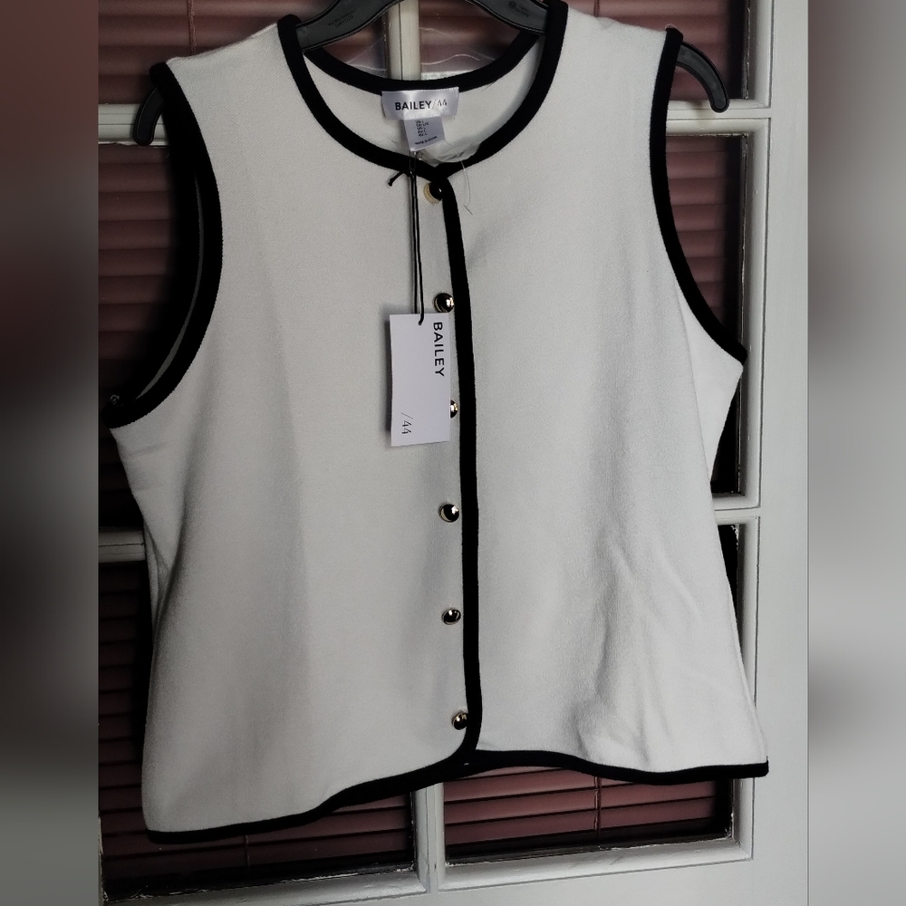 NWT Bailey 44 Women's White Sleeveless Top, Vest size L